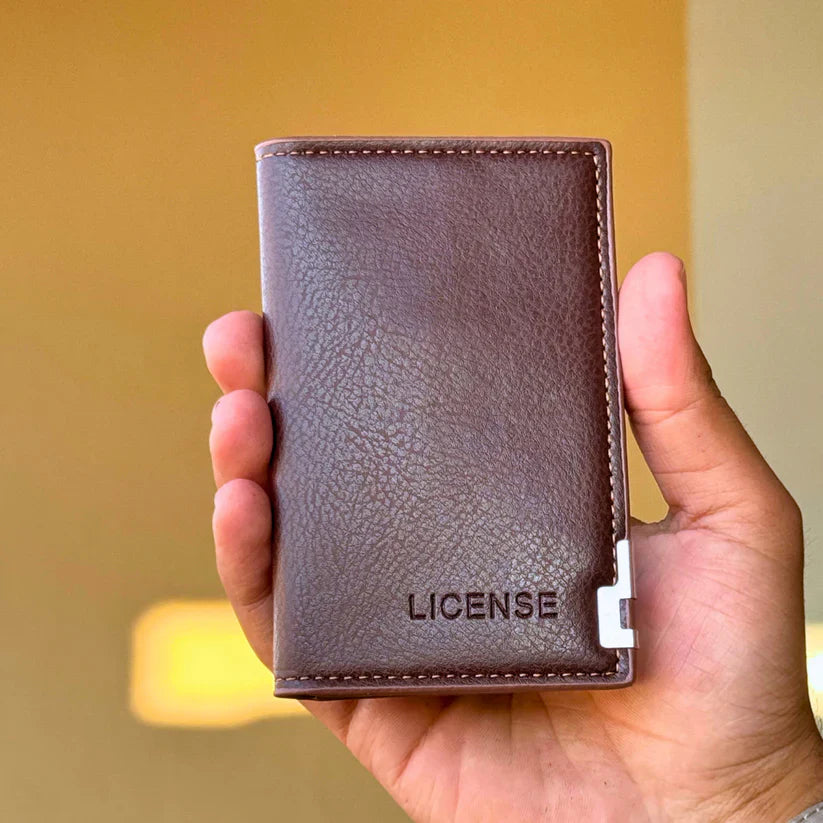 License Wallet – Minimal Style, Maximum Function