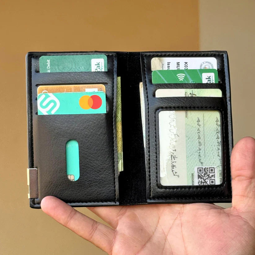 License Wallet – Minimal Style, Maximum Function